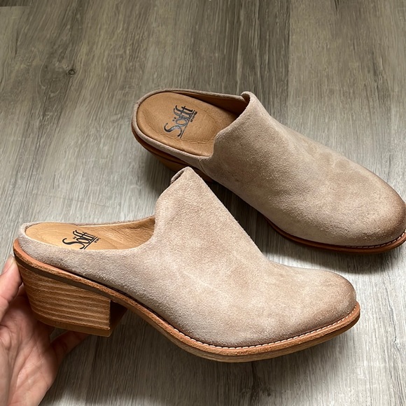 Sofft shoes- open ankle bootie - nude suede - Picture 1 of 4